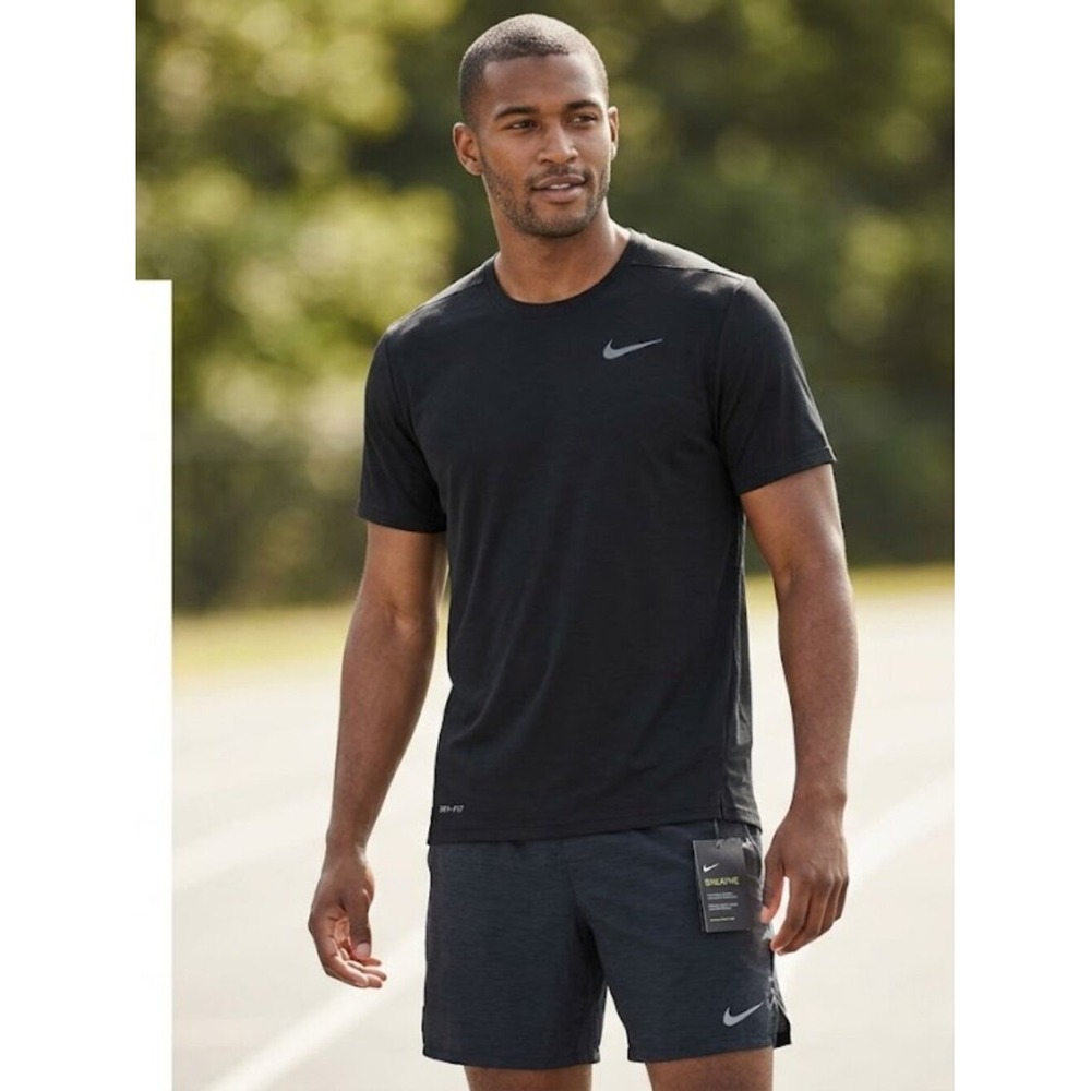 Nike Men's Black Standart FIT Short Sleeve Tee Medium